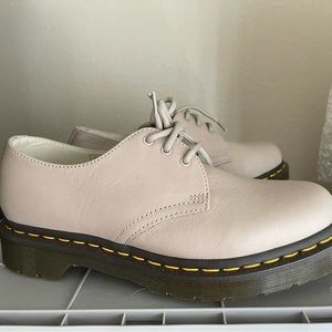 Dr. Martens Womens 1461 Virginia Taupe US size8